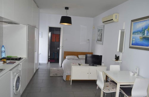Larnaca City Centre Apartment | St. Lazaros Studios