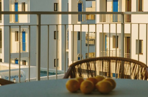 Oroklini Apartment | LIV & CO SUITES & VILLAS