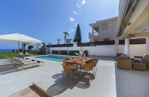 Agios Amvrosios Villa | Sweet Tropics Villa in Esentepe
