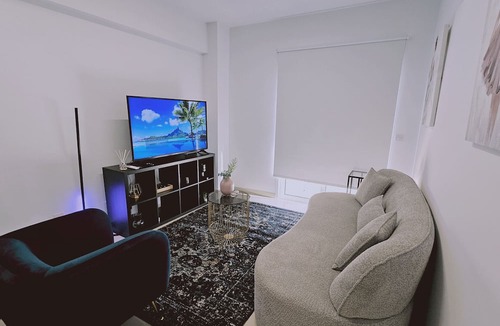 City Centre Apartment | STAY Cosmo City Suite 502