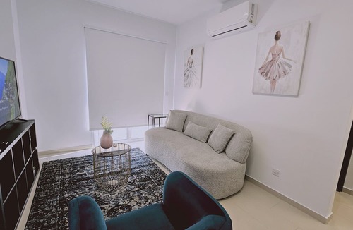 City Centre Apartment | STAY Cosmo City Suite 502