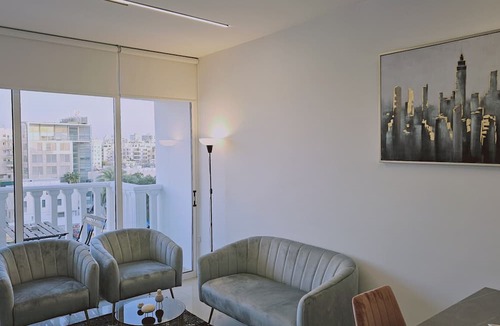 City Centre Apartment | STAY Cosmo City Suite 403