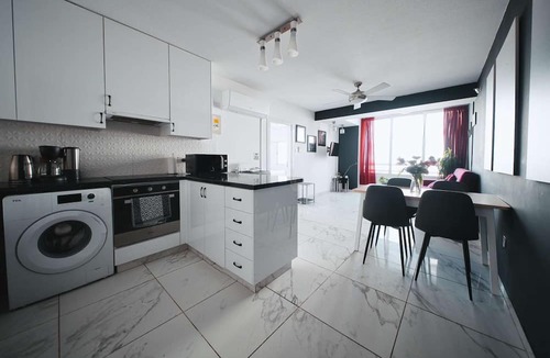 Skala Apartment | Cozy Sea View Apt w/pool access + Netflix