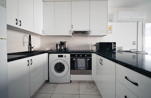 Skala Apartment | Cozy Sea View Apt w/pool access + Netflix