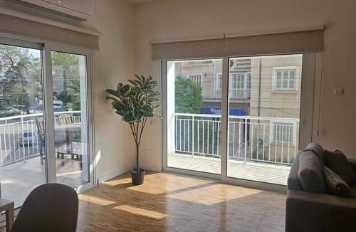 City Centre Apartment | STAY Hydra Comfort Apartment