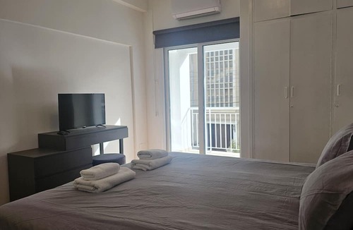 City Centre Apartment | STAY Hydra Comfort Apartment