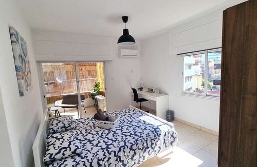 Larnaca City Centre Apartment | CENTER 2br | 250m walk from beach | parking :)