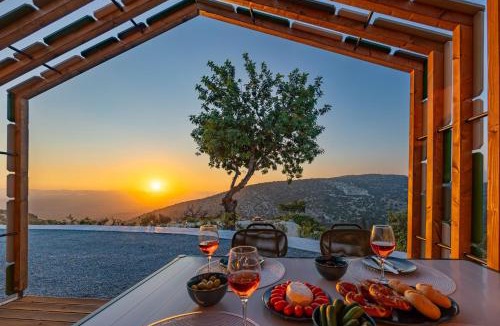 Peristerona House | Seaview Wooden Cabin with Jacuzzi