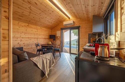 Peristerona House | Seaview Wooden Cabin with Jacuzzi
