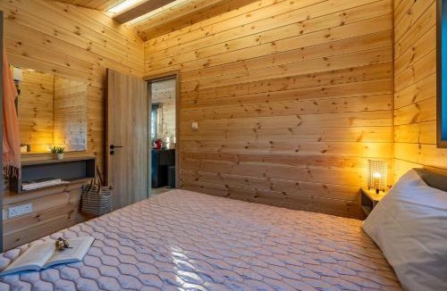 Peristerona House | Seaview Wooden Cabin with Jacuzzi