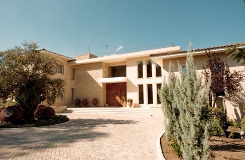 Kornos Villa | Epavli Papadopoulou - Luxurious Mansion Villa