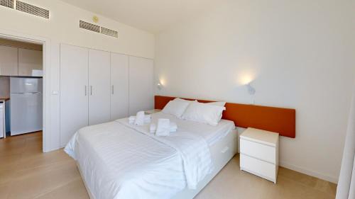 Agios Tychon Apartment | MareStays - Sea View Apartment with Pool