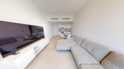 Agios Tychon Apartment | MareStays - Sea View Apartment with Pool