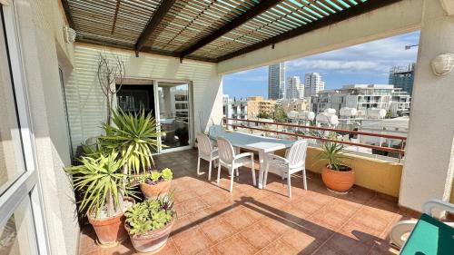 Neapolis Apartment | Spacious Entire Floor Penthouse 200m To The Beach