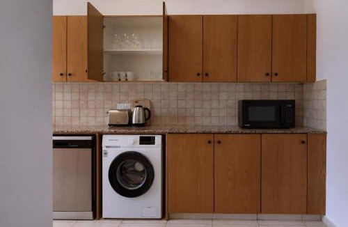 Larnaca City Centre Apartment | STAY Sunshine City Apartment