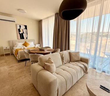 Emba Apartment | Avalon Gardens B101 - Designer Resort Studio
