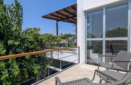 Lasa House | Zoe