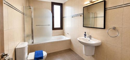 Oroklini Villa | Palm Tree Villa By Staycom