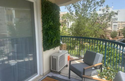 Lykabittos Apartment | Golden nest Lykavitis stylish city escape