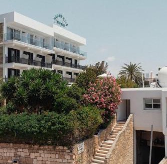 Paphos Apartment | Modern 2-Bed Apartment Steps to Sea & Marina