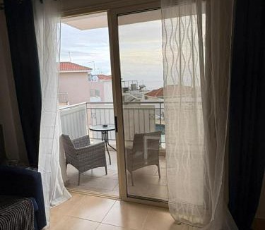 Peyia Town Apartment | Island of Serenity-Peyia Family Apartment