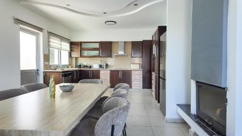 Goudi Villa | Sorelia Latchi Villas - PRIVATE VILLA IN PARADISE