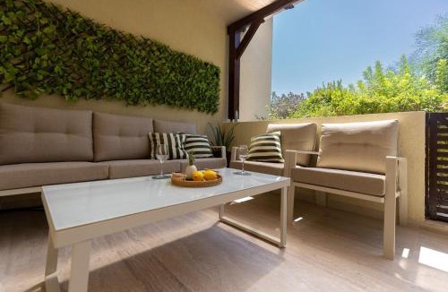 Chlorakas Apartment | BluCove I Sea view Duplex, Pool & Terrace