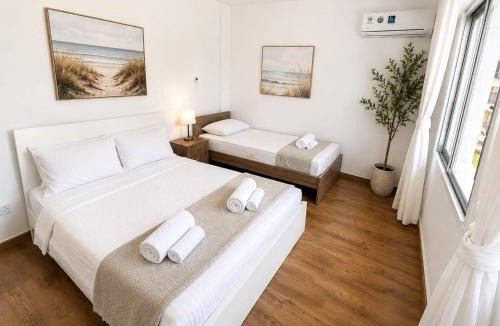 Larnaca City Centre Apartment | Finikoudes Marina Beachfront Grand Apartment