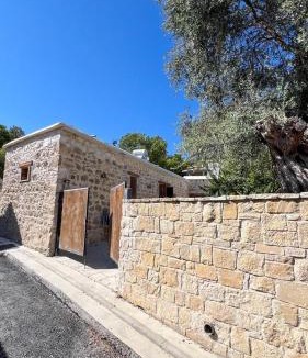 Marathounta Apartment | stone house marathounta