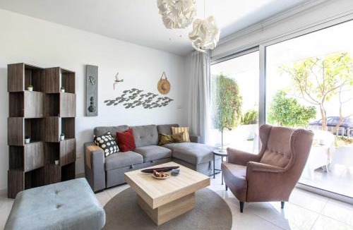 Larnaca Apartment | Lemon Tree 1-BR Apt with Terrace & Pool in Livadia