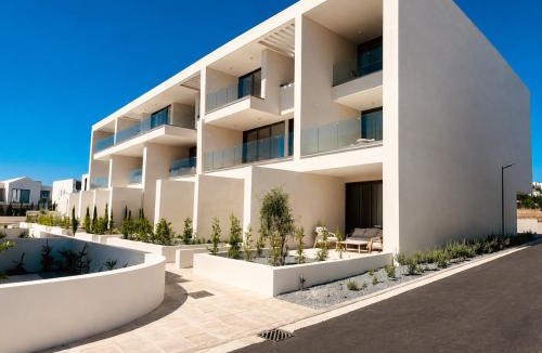 Emba Apartment | Avalon Gardens B201 - Designer Resort Studio