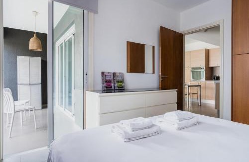 Egkomi Apartment | Modern Bright 1BR City Suite