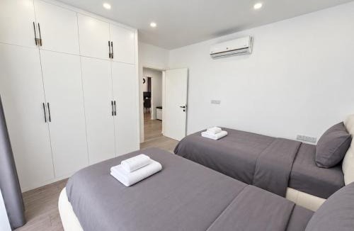 Trikomo Apartment | blue wawe 2br, 100m from the sea
