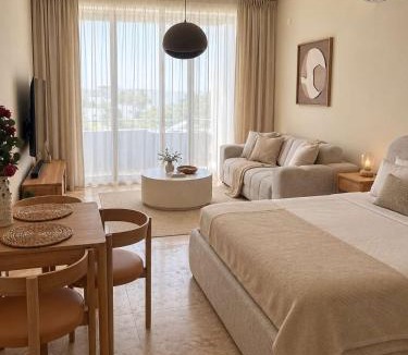 Emba Apartment | Avalon Gardens A007 - Resort Studio - Pool Gym & Private Terrace