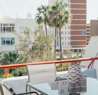 Agios Tychon Apartment | Coastal Chic 2BR - 3 Min to Beach Amathusia Apts