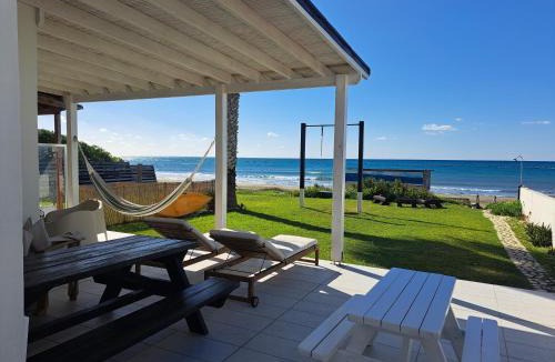 Pervolia Villa | Ammos Beachfront Villa Paradise