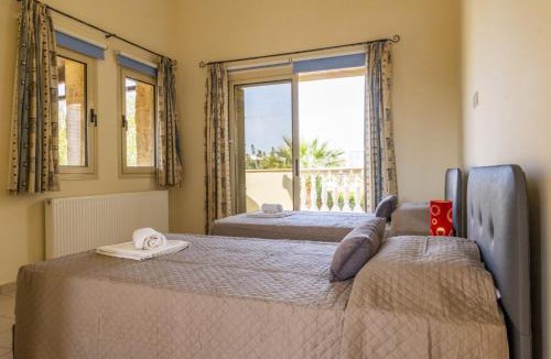 Agios Georgios Pegeias Villa | Villa Isychia by Villa Plus