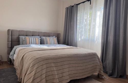 Agios Tychon Apartment | Modern 2BR Steps from the Sea