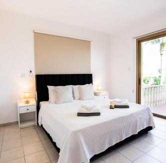 Peyia Town Villa | Casa Alba Modern Boho Villa with private Pool near to Sea, Paphos