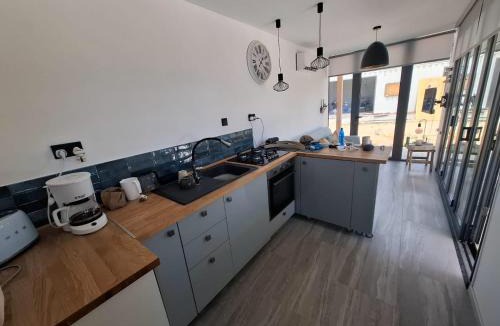 Anogyra Ski Chalet | Eco Hideaway