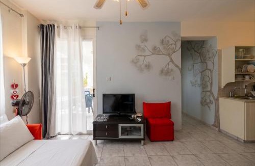 Paphos Apartment | Cozy 1 bedroom apartment in walking distance to the municipal beach