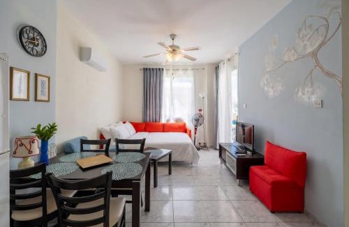Paphos Apartment | Cozy 1 bedroom apartment in walking distance to the municipal beach