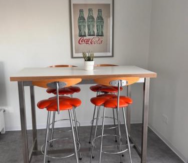 Lykabittos Apartment | Skyhigh Urban Apts