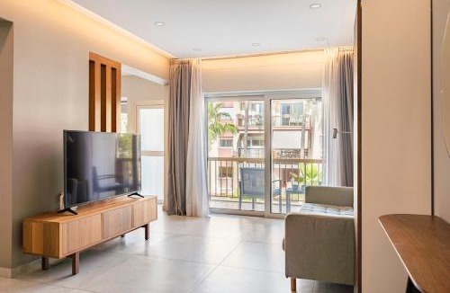 Agios Athanasios Apartment | Seaside 2-BDR apartment with a pool