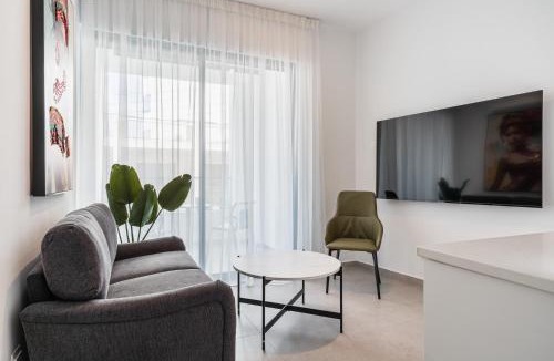 Larnaca City Centre Apartment | C-Side Deluxe Studios with Balconies in Finikoudes