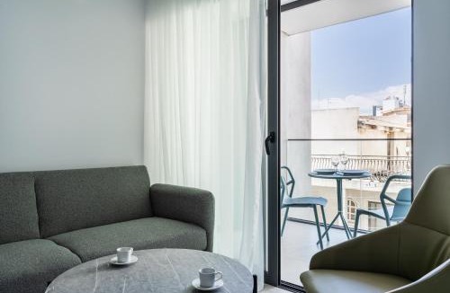 Larnaca City Centre Apartment | C-Side Deluxe Studios with Balconies in Finikoudes