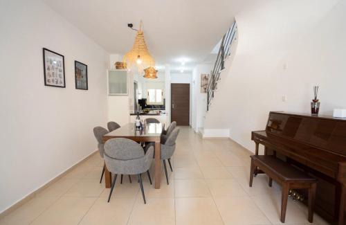 Universal House | Casa Elisa with terrace & garden & big pool area