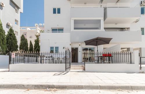 Skala House | Andreas Beachfront Hostel