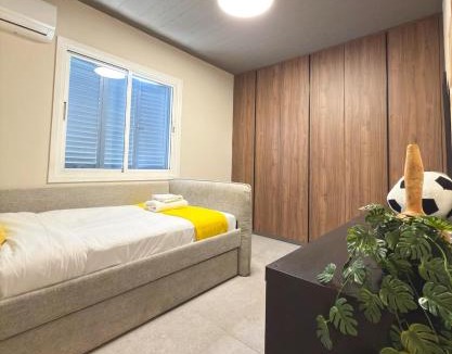 Ayios Dhometios Apartment | Modern 2BR Apt in Nicosia with AC and Washer