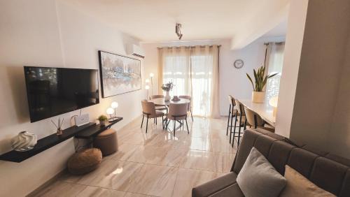 Potamos tis Germasogeias Apartment | Veranda 8 Three Bedrooms Big Sun Terrace & Jacuzzi